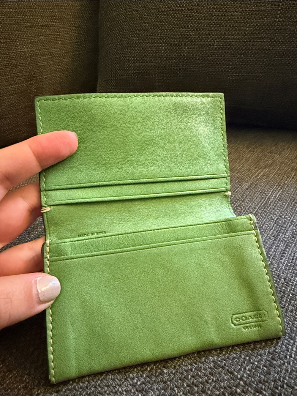 Coach Green Leather Card Case with Embossed Logo - Picture 2 of 3